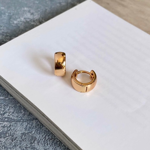 Thick Hoop Earrings 18k Gold Tiny Luxury Jewelry - Picture 3 of 5